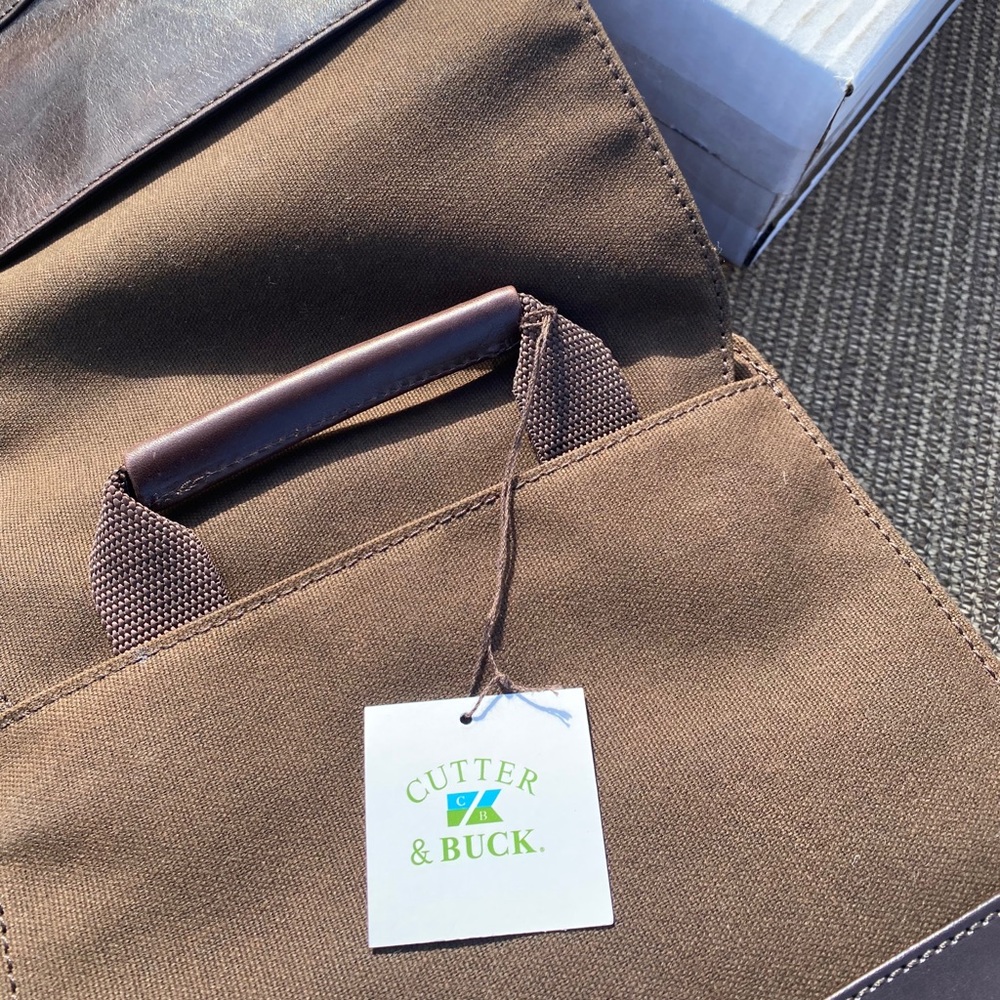 Cutter & Buck American Classic Collection Handbag - Picture 8 of 9